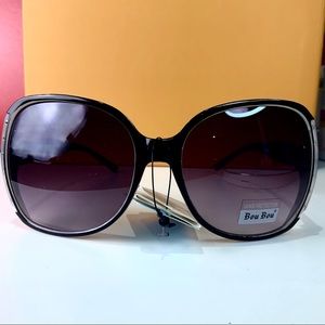 Sunglasses with rhinestones black and gray
